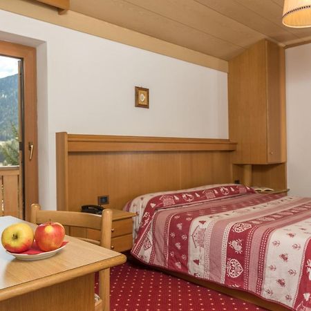 Hotel Garni Lastei Pozza di Fassa Eksteriør bilde