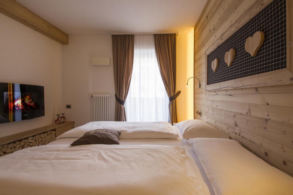 Hotel Garni Lastei Pozza di Fassa Eksteriør bilde