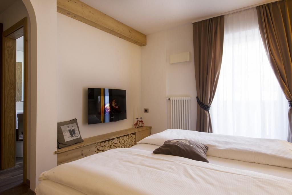 Hotel Garni Lastei Pozza di Fassa Eksteriør bilde