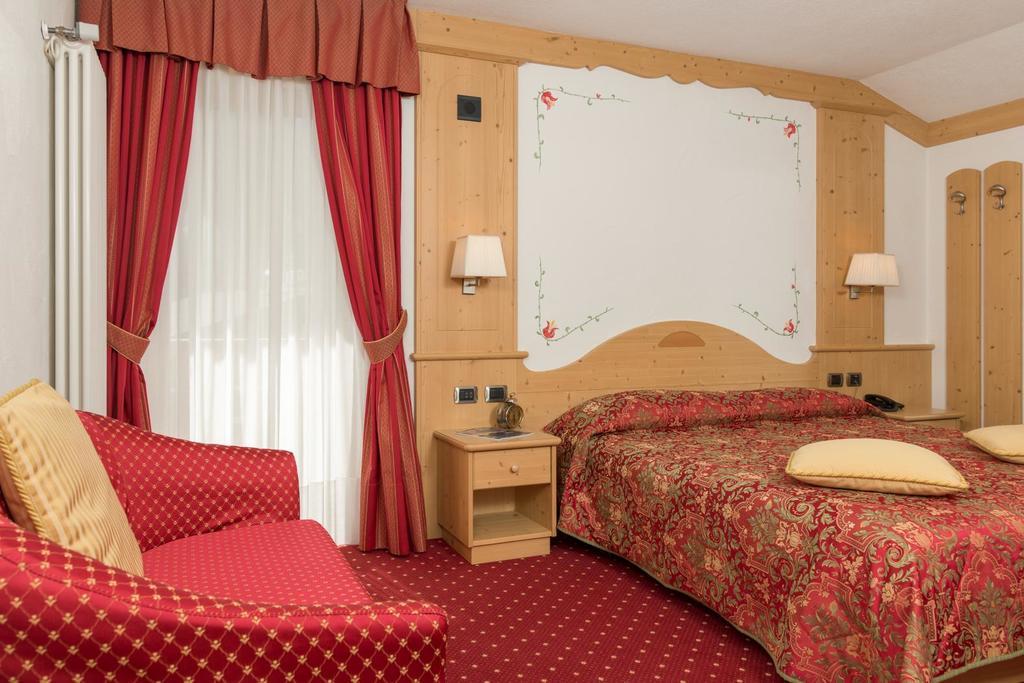 Hotel Garni Lastei Pozza di Fassa Eksteriør bilde
