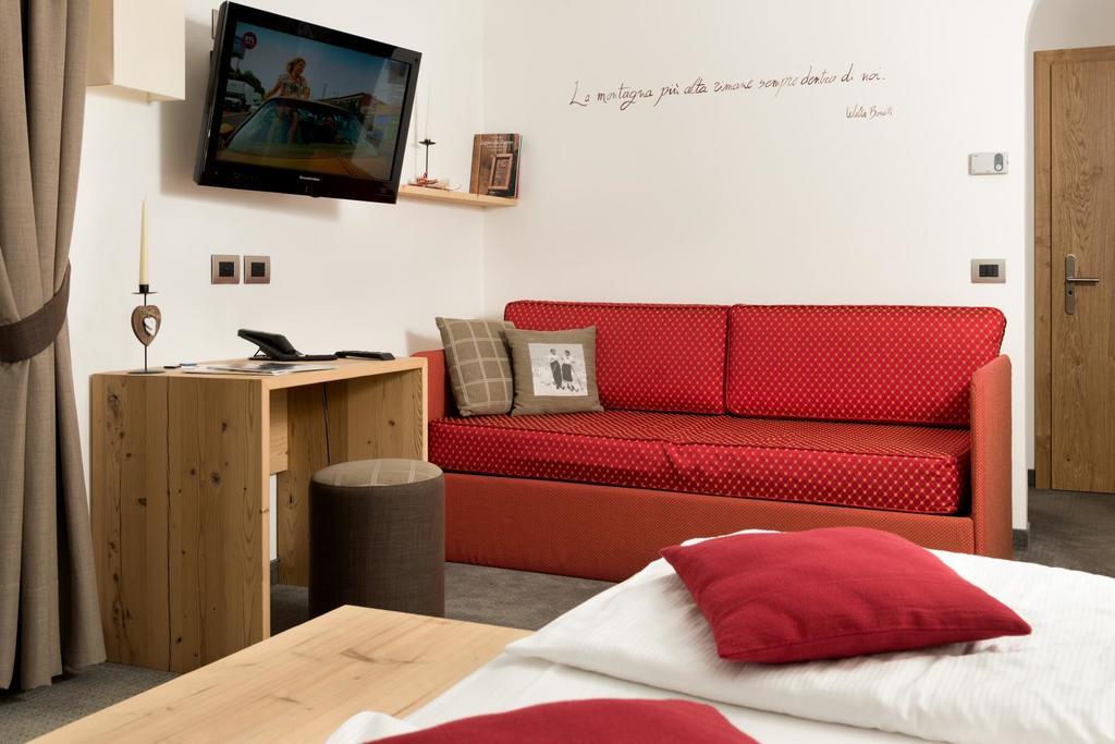Hotel Garni Lastei Pozza di Fassa Eksteriør bilde