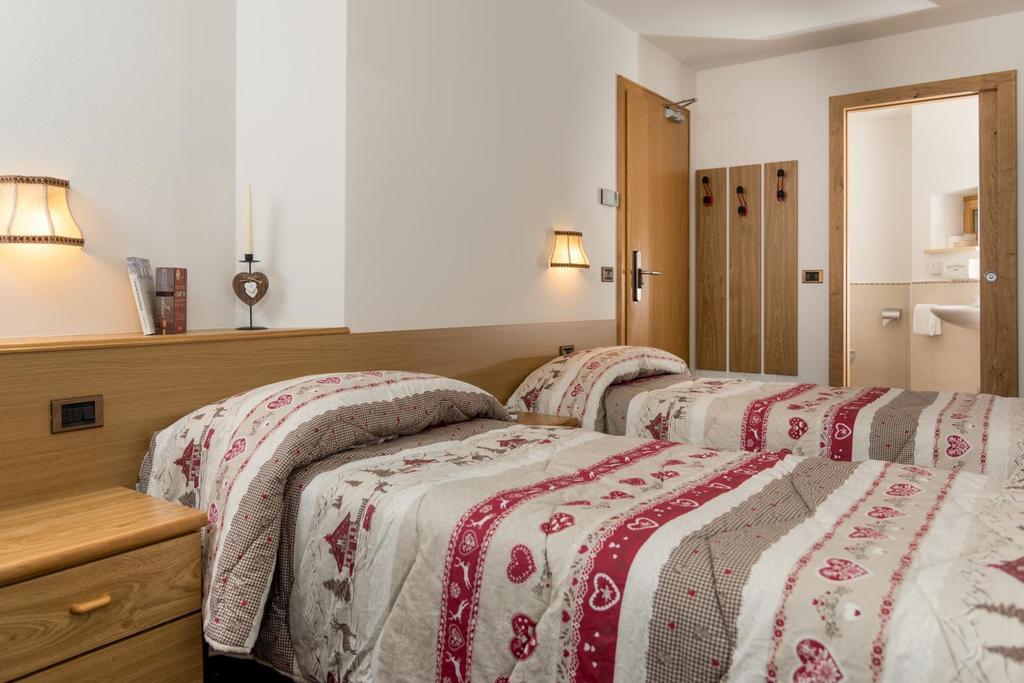 Hotel Garni Lastei Pozza di Fassa Eksteriør bilde