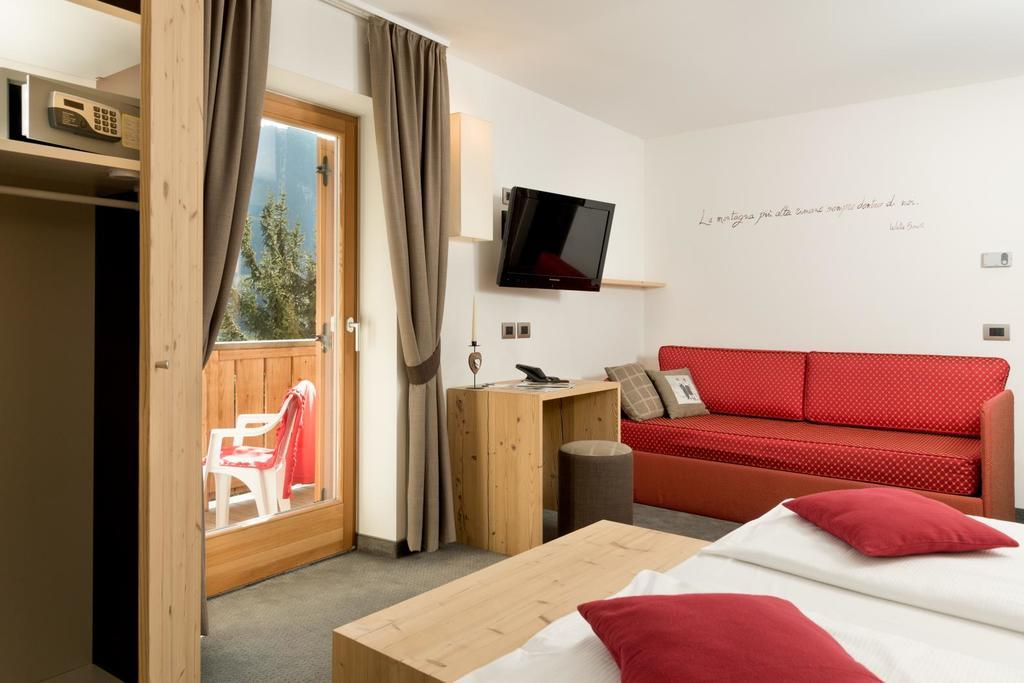 Hotel Garni Lastei Pozza di Fassa Eksteriør bilde