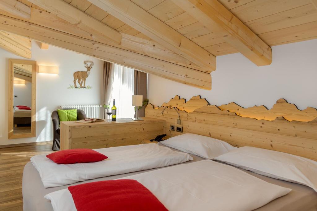 Hotel Garni Lastei Pozza di Fassa Eksteriør bilde