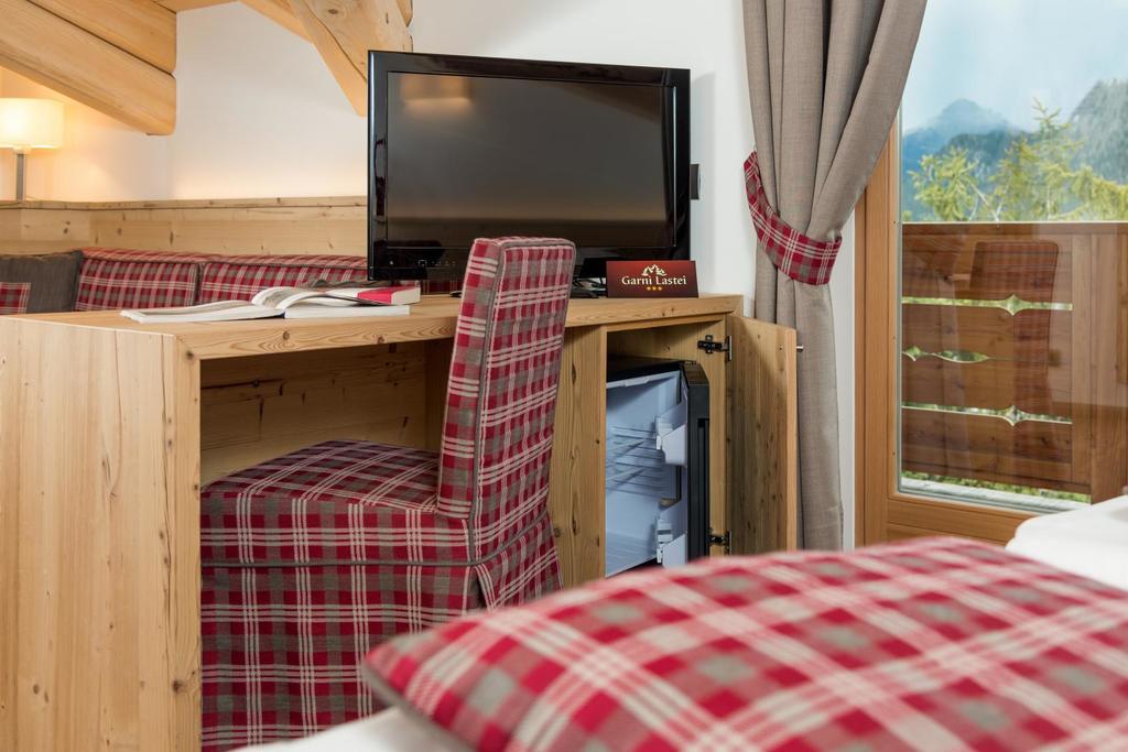 Hotel Garni Lastei Pozza di Fassa Eksteriør bilde