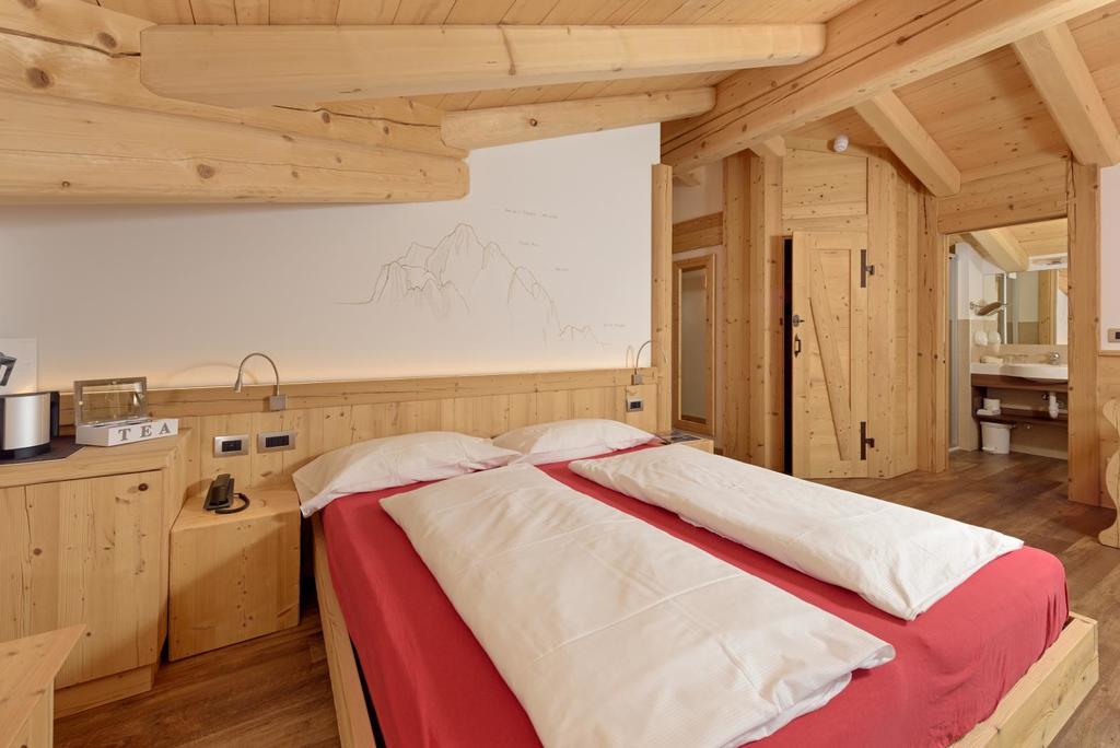 Hotel Garni Lastei Pozza di Fassa Eksteriør bilde