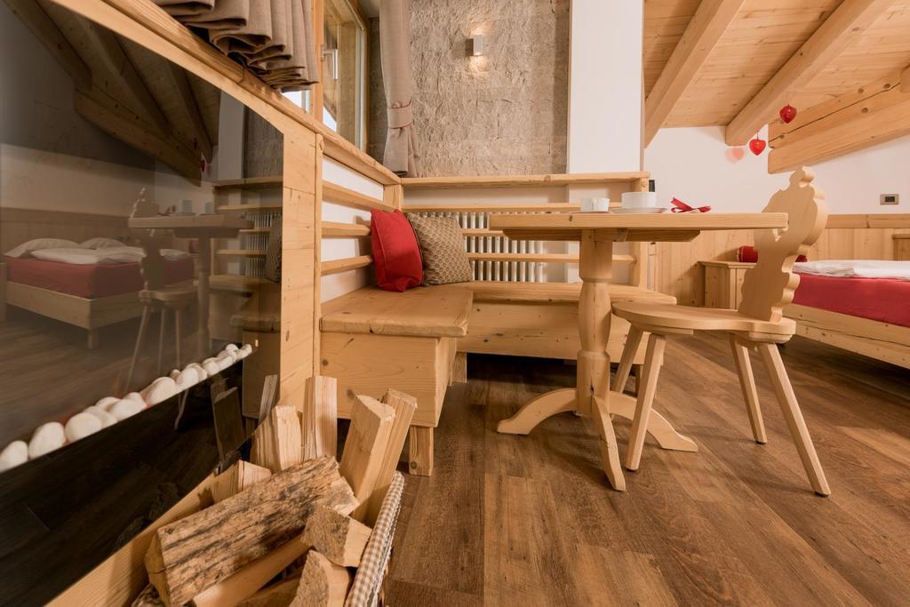Hotel Garni Lastei Pozza di Fassa Eksteriør bilde