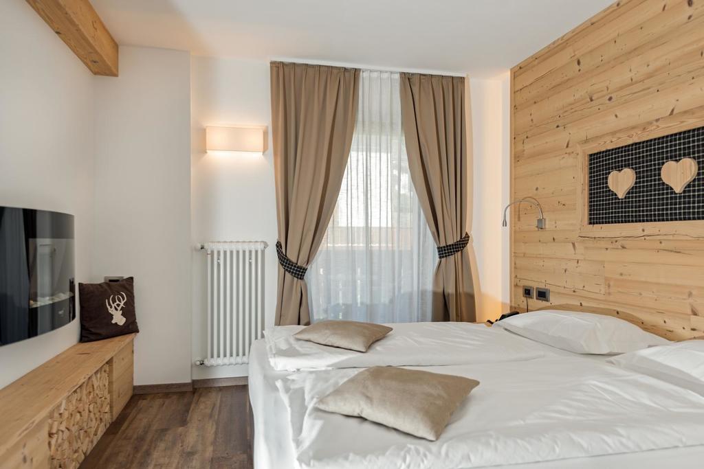 Hotel Garni Lastei Pozza di Fassa Eksteriør bilde