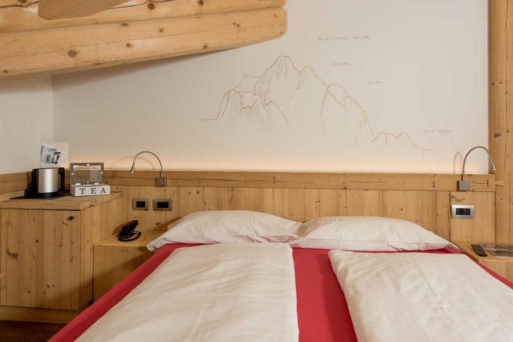 Hotel Garni Lastei Pozza di Fassa Eksteriør bilde